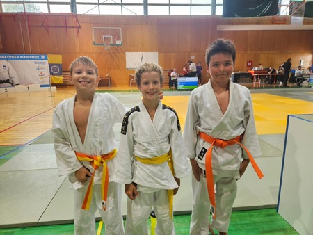 Judoisti iz Kamnika uspešno nastopili na Pokalu Oplotnice 2025 (2)